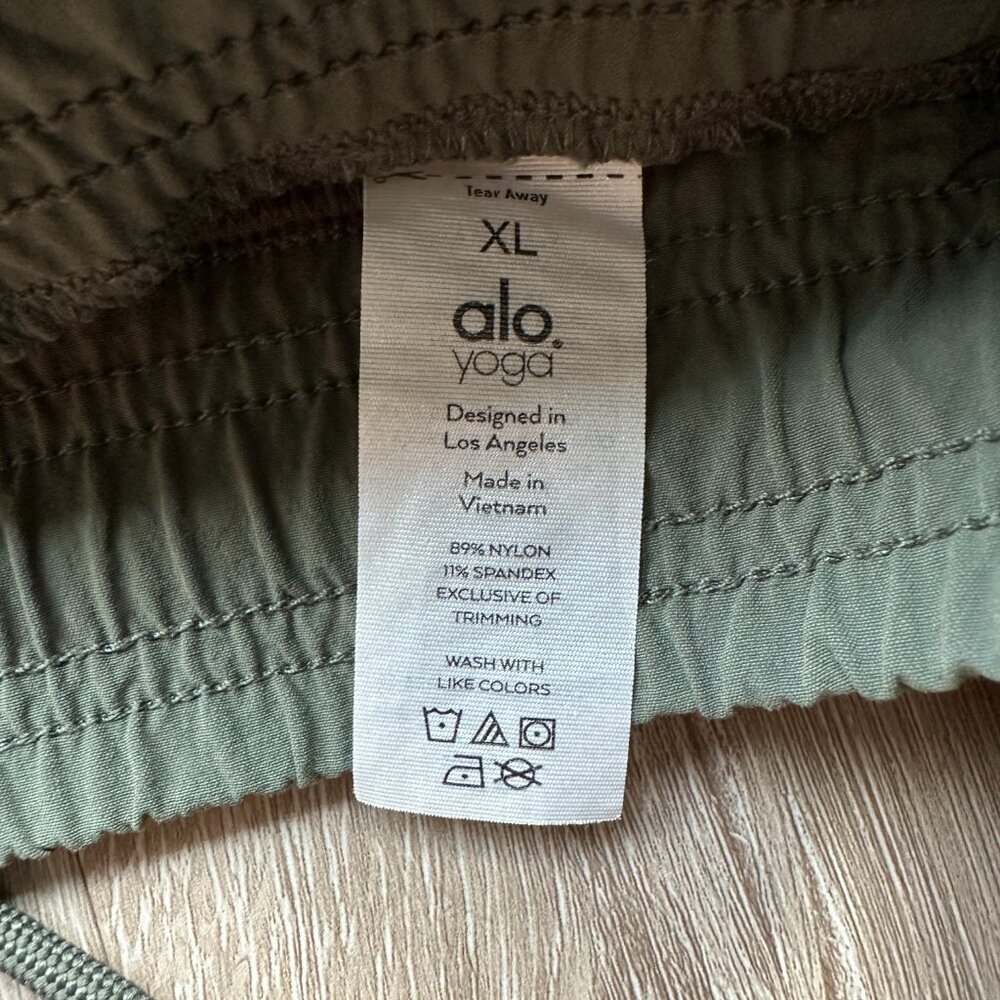 ALO Yoga Men's Cargo Venture Pants - Green - Size XL - Picture 7 of 7